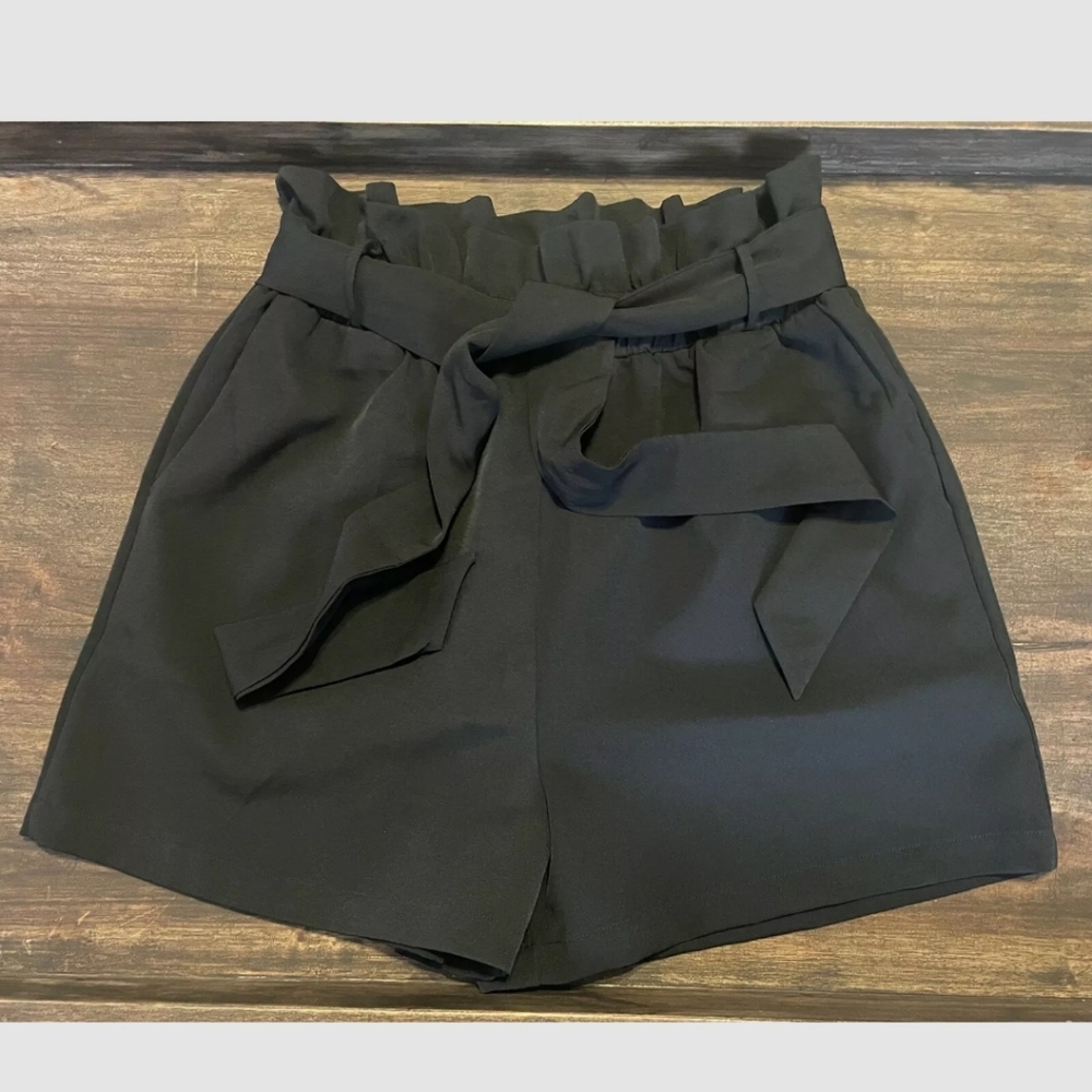 NWT boutique paperbag shorts
